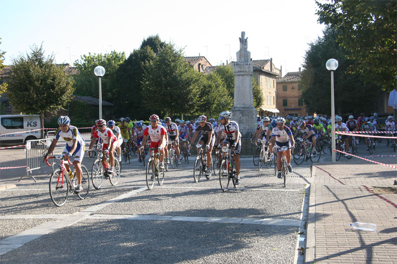 gal/2009/06 - GF della Valdarbia/partenza_medio/IMG_7666-01.jpg